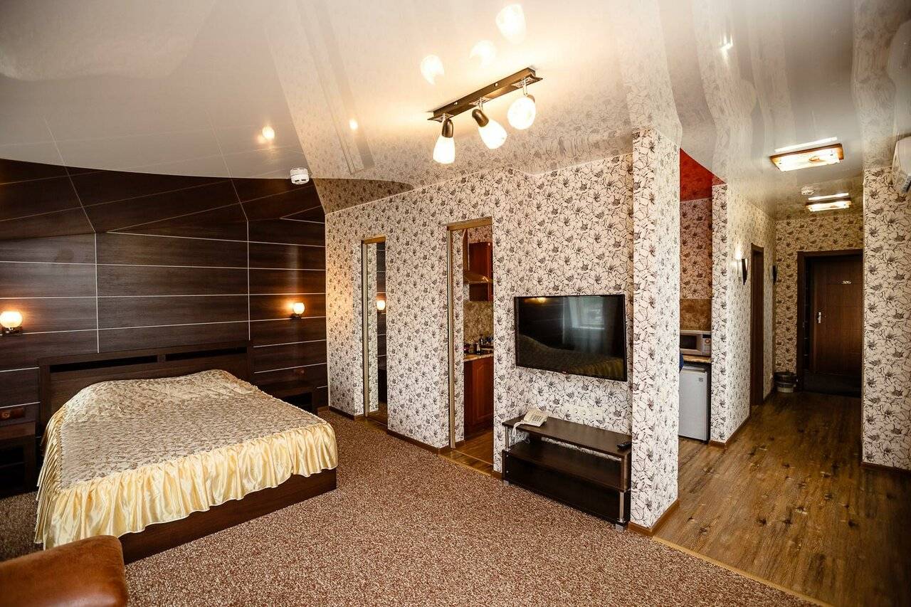 Фотографии номера Номер эконом с 1 двуспальной кроватью в Гостинице Боярд Уссурийск