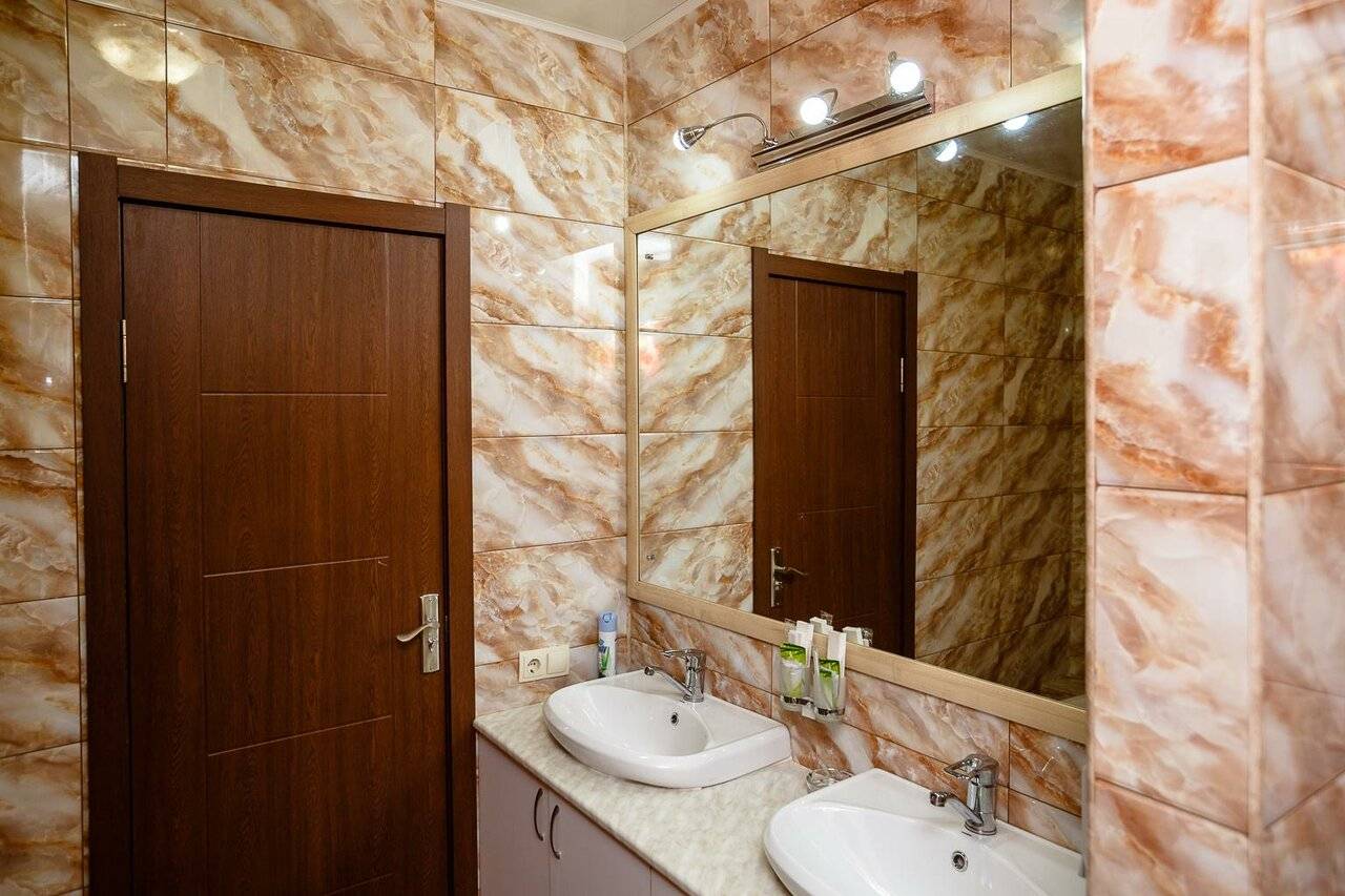 Фотографии номера Номер эконом с 1 двуспальной кроватью в Гостинице Боярд Уссурийск